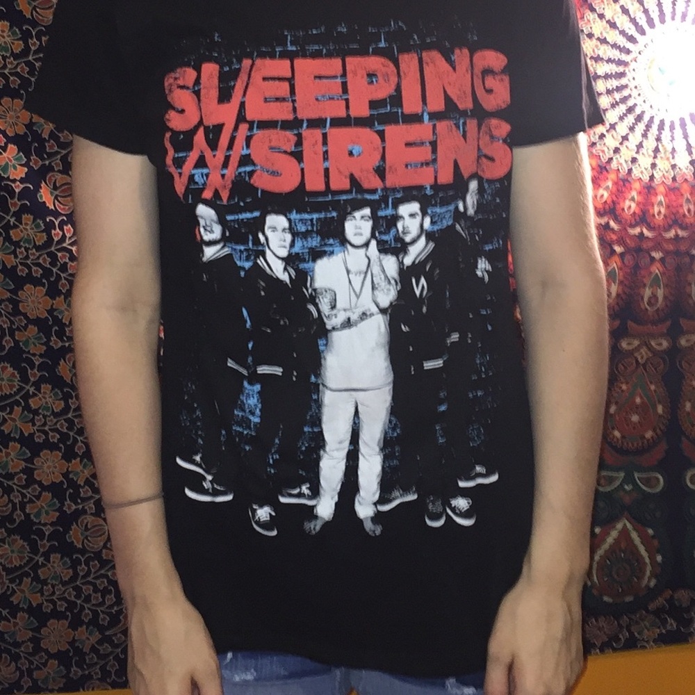 Sleeping with Sirens Hot Topic Band Picture Tee